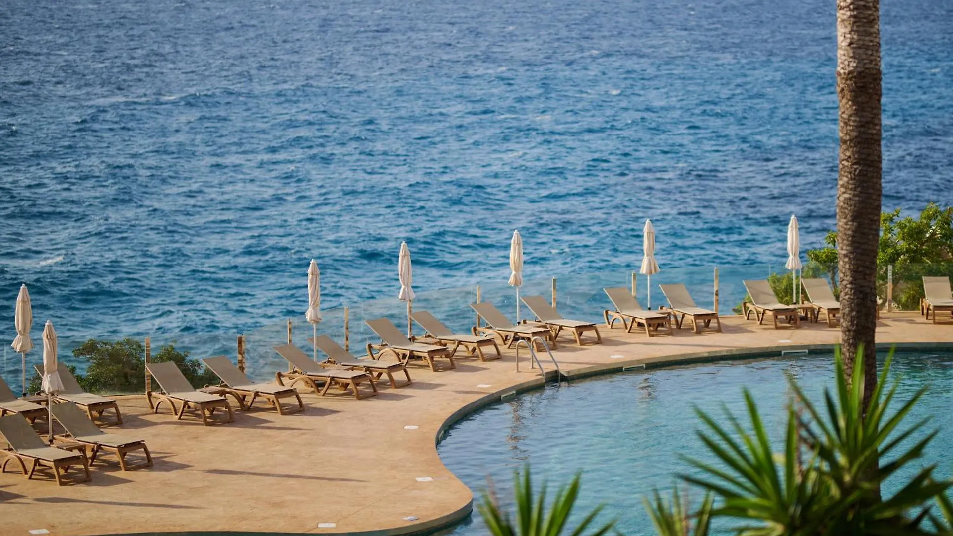 Hotel Alua Calas De Mallorca Resort